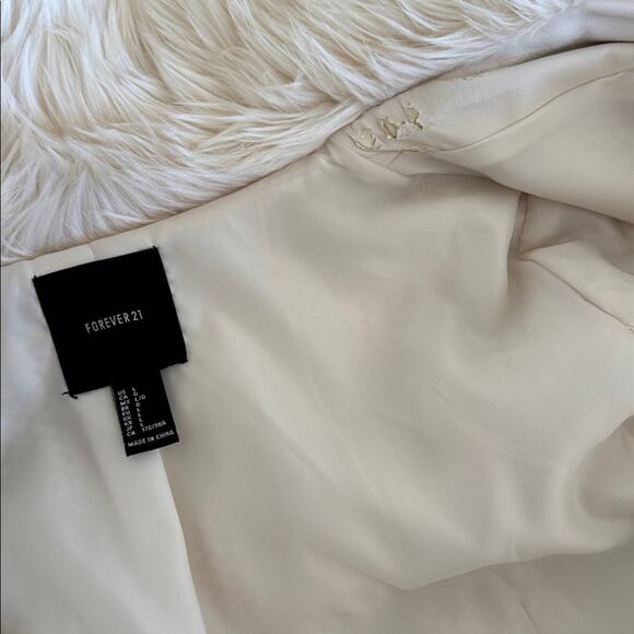 Forever 21 Ivory Faux Fur Glam Party Festive Jacket Coat Size Large - Picture 7 of 8